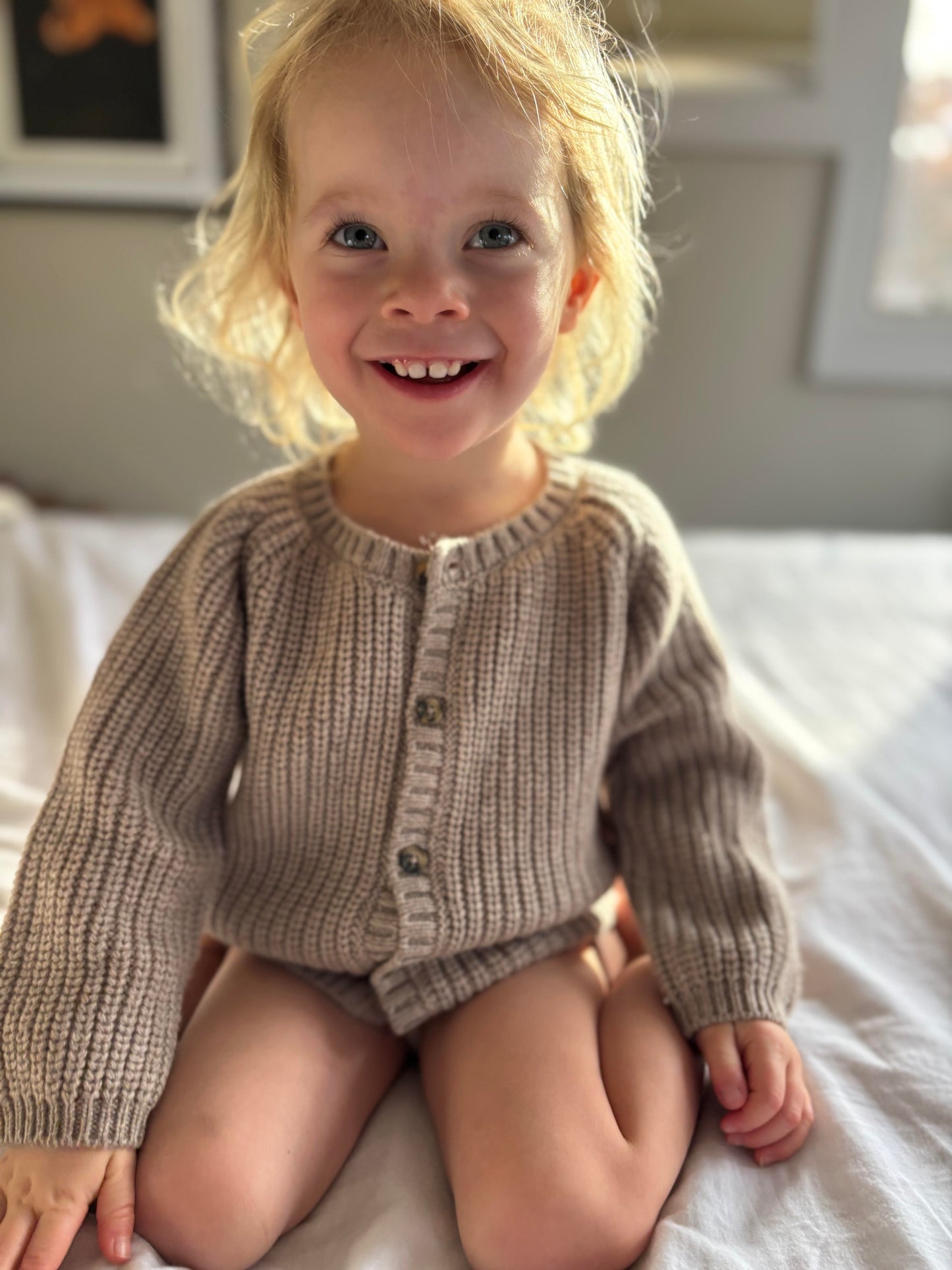 Le Cardigan Noisette — Petite Lux Edition